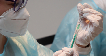 COVID-19: inflamação cardíaca associada às vacinas Pfizer e Moderna