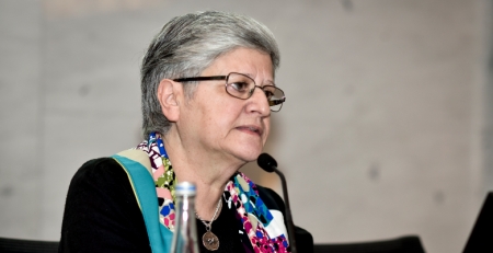 “Exemplo de generosidade e de dádiva”: SPC homenageia Prof.ª Doutora Maria Júlia Maciel perante jubilação