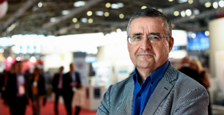 “Os médicos não devem opor-se por sistema a uma nova tecnologia, mas devemos ser críticos”