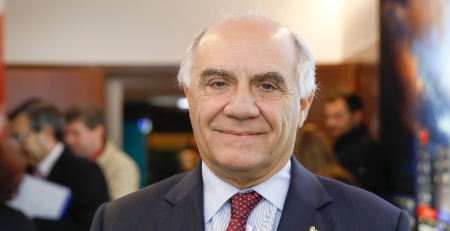 Prémio Verdades de Faria atribuído ao Prof. Doutor Víctor Gil